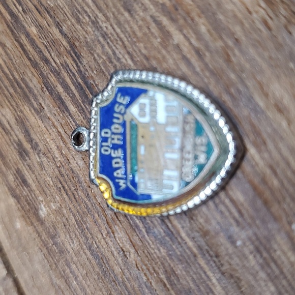 Old wade house shield crest pendant antique‎ - Picture 2 of 2